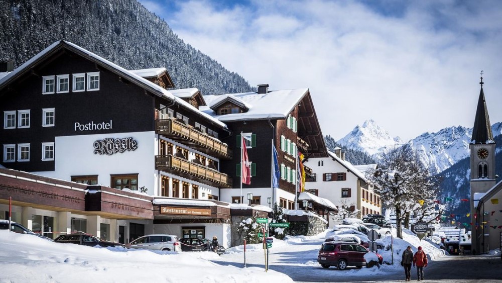 Posthotel Rössle in Gaschurn in de winter.